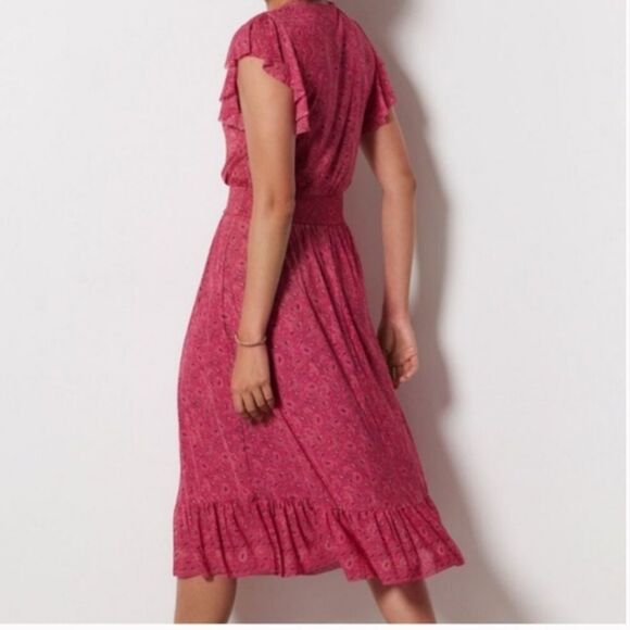 EVEREVE Elena Short Sleeve Floral V Neck MIdi Dress Pink Size Medium - Picture 11 of 14